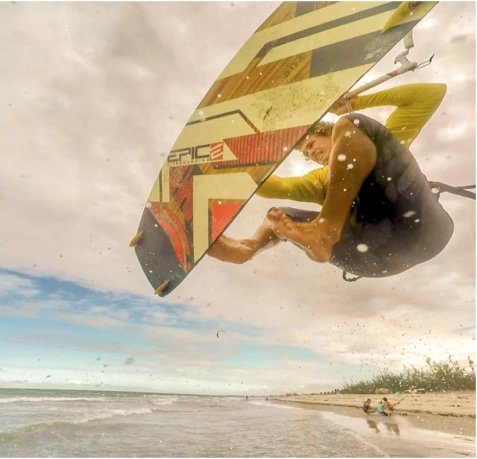 Gleison monteiro kitesurfer